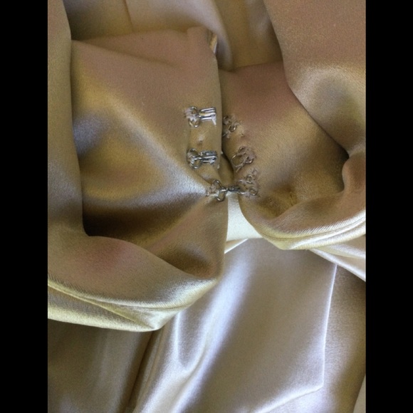 Rich Gold Silk Kay Unger Evening Jacket - Picture 10 of 14